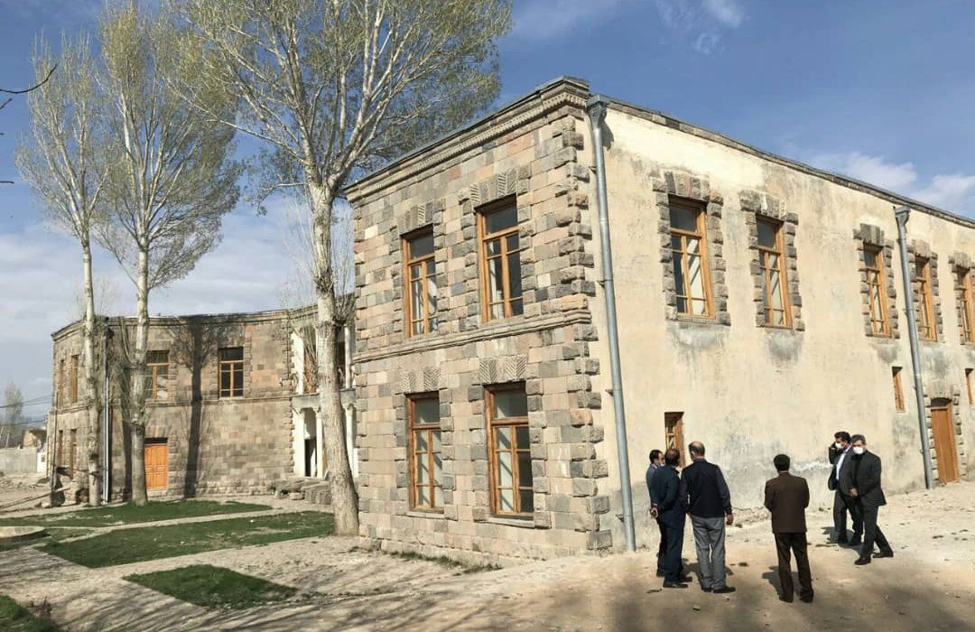 از بهره برداری خانه سرخه ای تا تعیین تکلیف عمارت امیر ارشدی / بازدید از بناهای استان اذربایجان شرقی