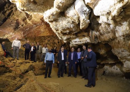 حسین ساری از غار کتله خور بازدید کرد