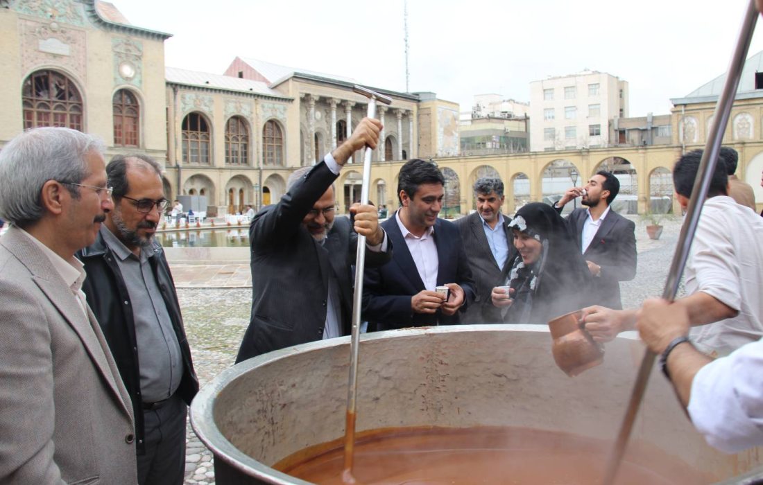 پیشواز نوروز با سمنو پزی در آستانه میلاد صاحب الزمان (عج)
