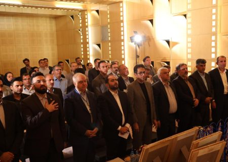 تجلیل از ناظران مرمت ۳۱ استان در نخستین گردهمایی نمایندگان صندوق توسعه و احیا