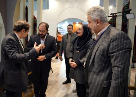 بازدید مدیر عامل صندوق توسعه و احیا از نمایشگاه صنایع دستی