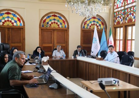 طرح مرمت کاروانسرای افضل در نشست ققنوس ایران فرهنگی بررسی شد