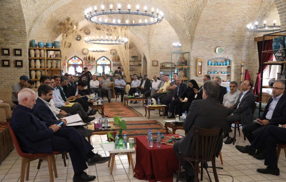 دومین گردهمایی ناظران استانی صندوق احیا در کاروانسرای یام