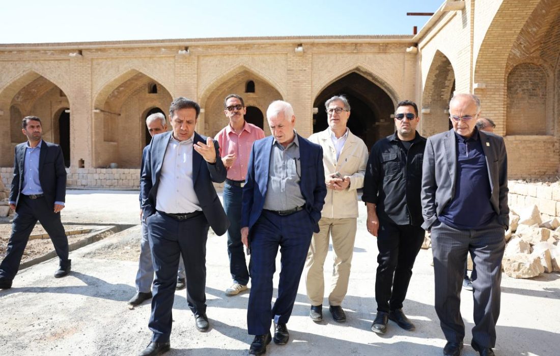 بازدید مدیر عامل صندوق توسعه و احیا از بناهای تاریخی استان فارس