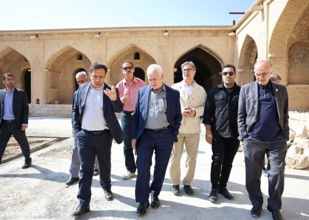 بازدید مدیر عامل صندوق توسعه و احیا از بناهای تاریخی استان فارس