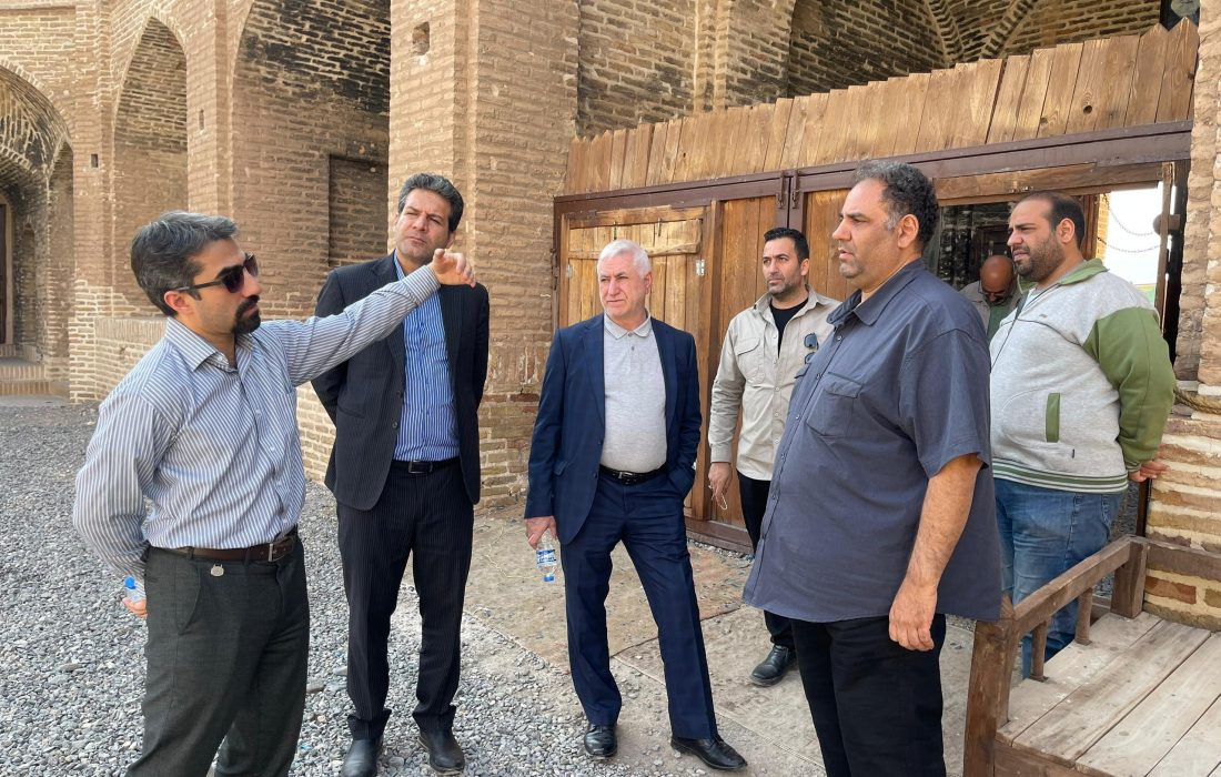 بازدید مدیرعامل صندوق احیا از بناهای تاریخی استان قم