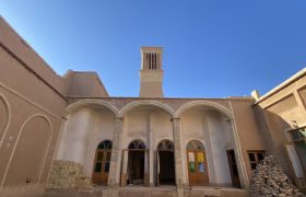 بازدید مدیرعامل و مدیران صندوق احیا از بناهای تاریخی یزد