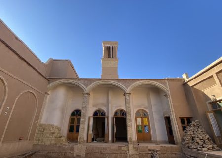 بازدید مدیرعامل و مدیران صندوق احیا از بناهای تاریخی یزد