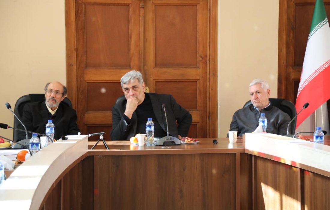 حناچی: ضرورت بهره‌گیری از تجربیات موفق بین‌المللی در برگزاری رویدادهای مشابه/ ضرغامی: رعایت استانداردهای حرفه‌ای در جایزه ققنوس