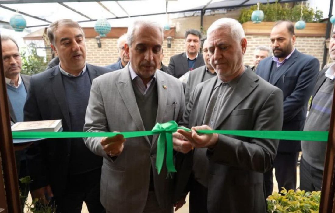 افتتاح سفره‌خانه سنتی در همدان به مناسبت دهه فجر